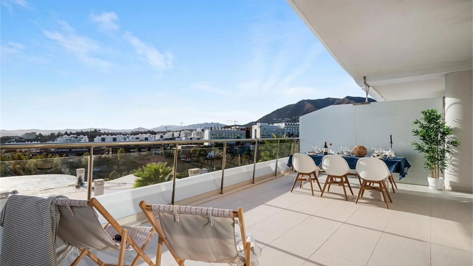 Apartment Collection Hill Higueron location
